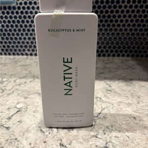 Native Refreshing Eucalyptus Body Wash